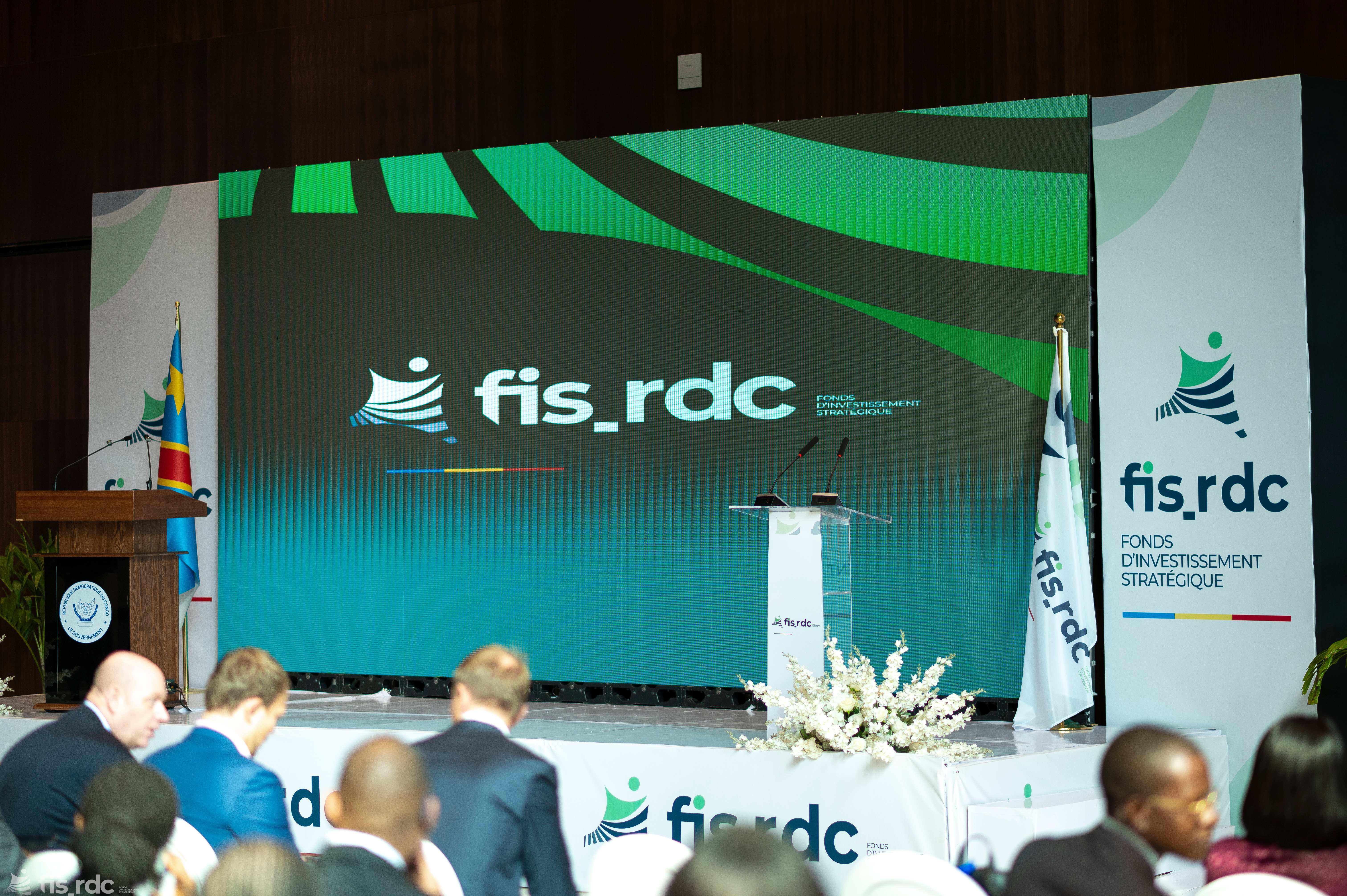 La scène de la cérémonie aux couleurs du FIS-RDC, devant les invités.